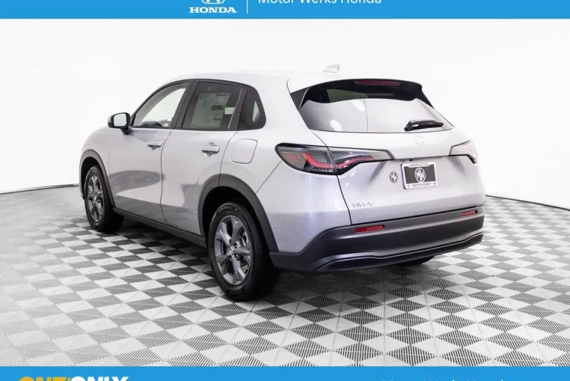 2026 Honda HR-V LX photo 1