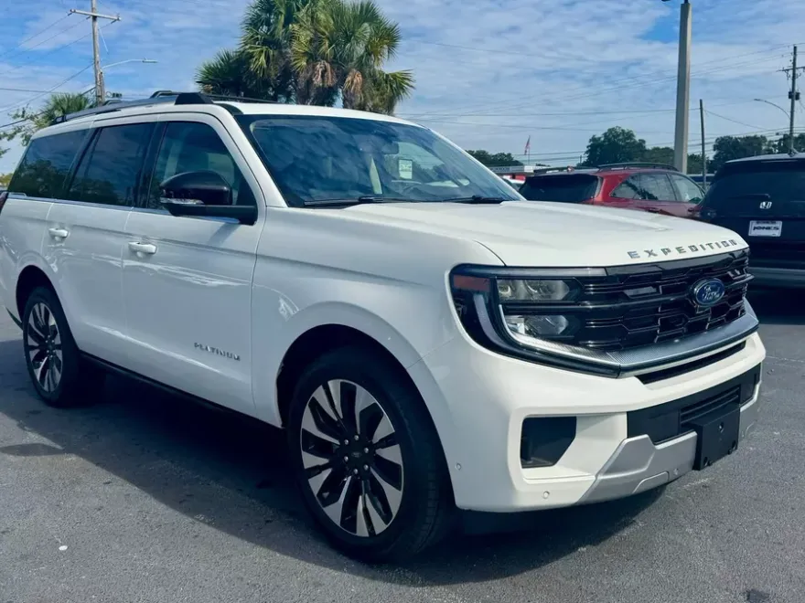 2025 Ford Expedition Platinum photo 1