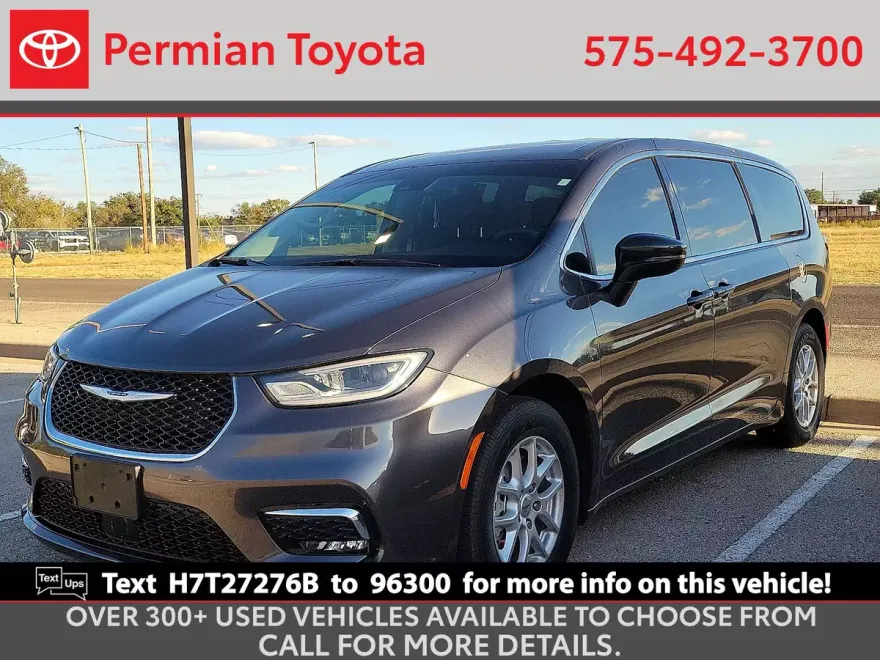 2023 Chrysler Pacifica Touring L photo 1