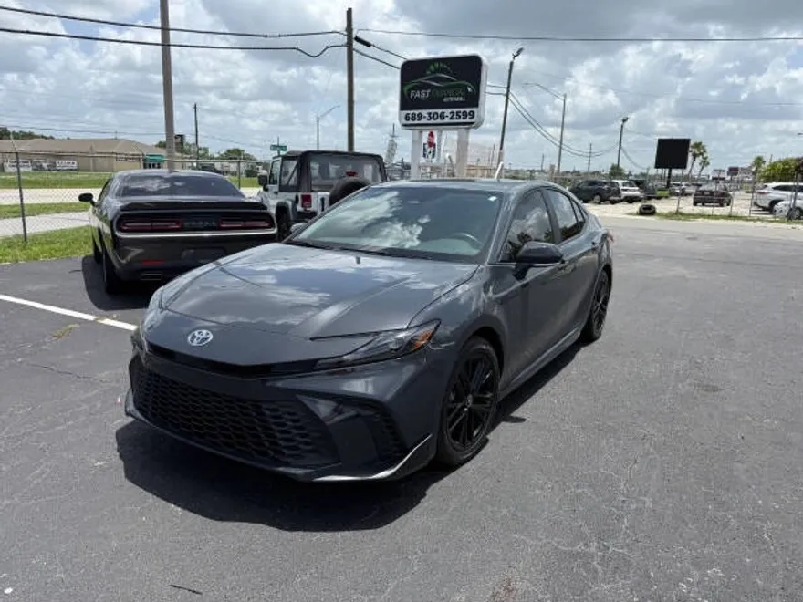 2025 Toyota Camry photo 1