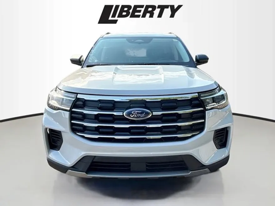 2025 Ford Explorer photo 1
