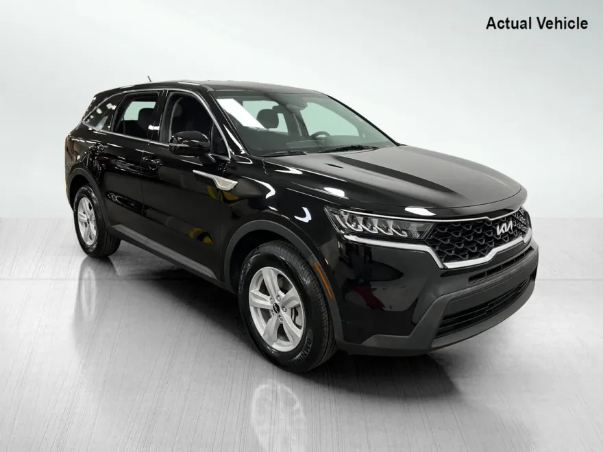 2022 Kia Sorento LX photo 1