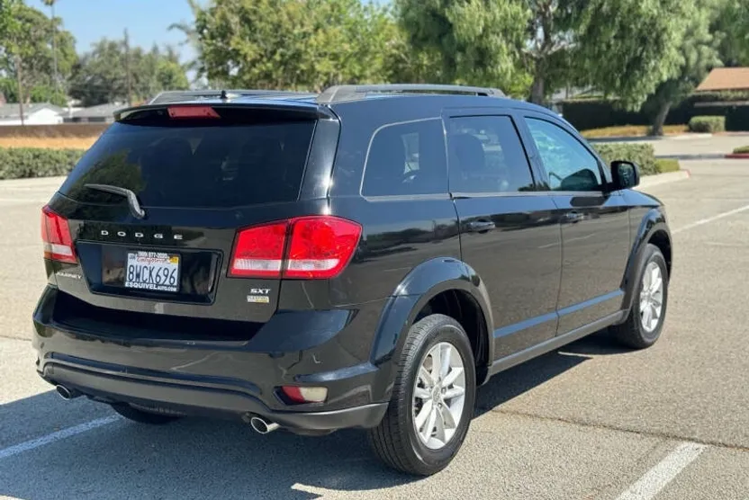 2017 Dodge Journey SXT photo 1