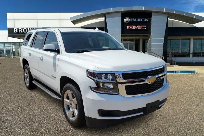2017 Chevrolet Tahoe LT photo 1