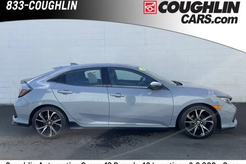 2018 Honda Civic Hatchback Sport Touring photo 1