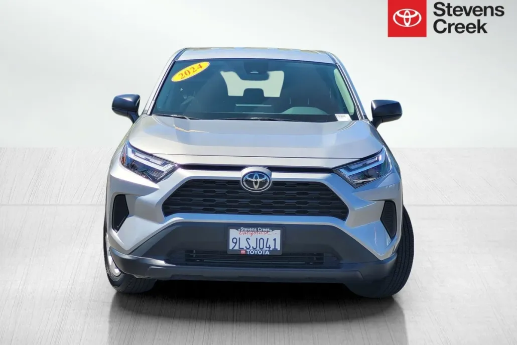 2024 Toyota RAV4 LE photo 1