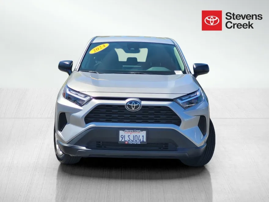 2024 Toyota RAV4 LE photo 1