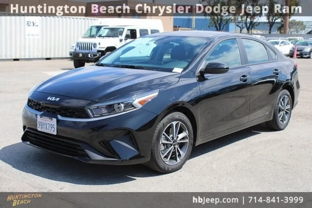2022 Kia Forte LXS photo 1