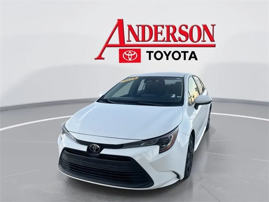 2023 Toyota Corolla LE photo 1