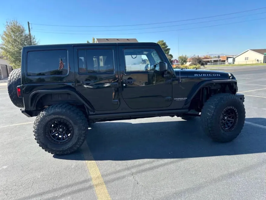 2012 Jeep Wrangler Unlimited Rubicon photo 1