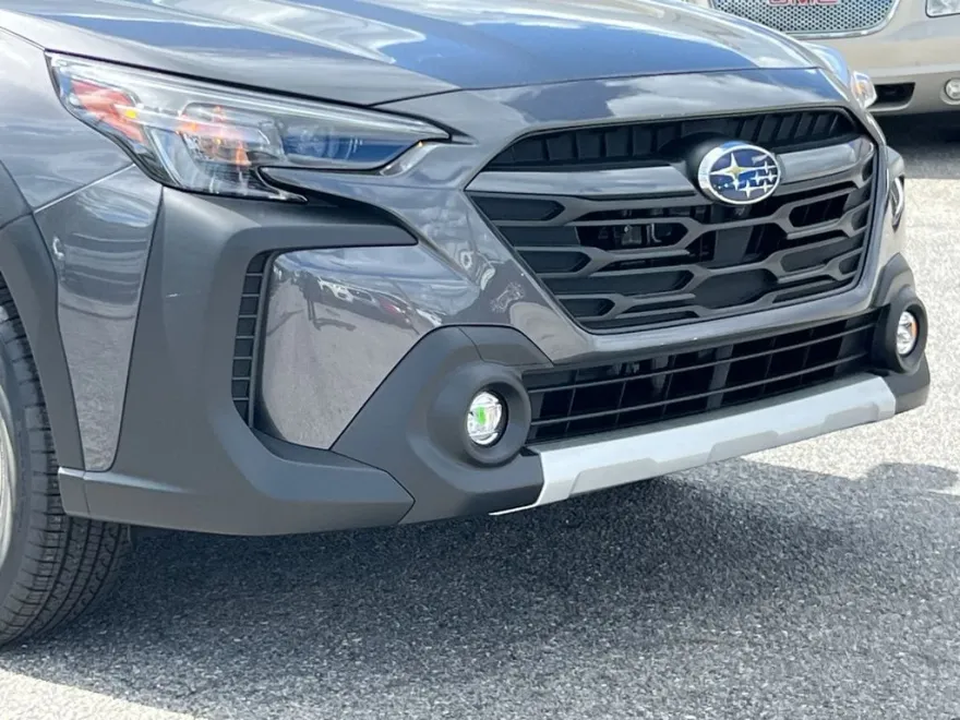 2025 Subaru Outback Touring photo 1