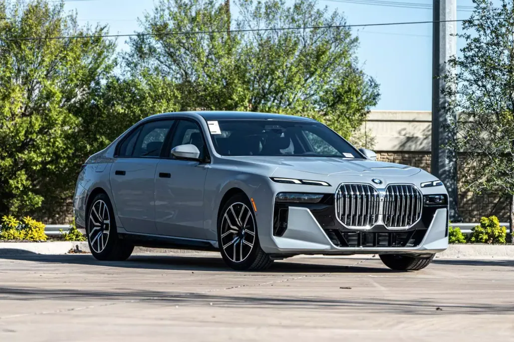 2025 Bmw 740i photo 1