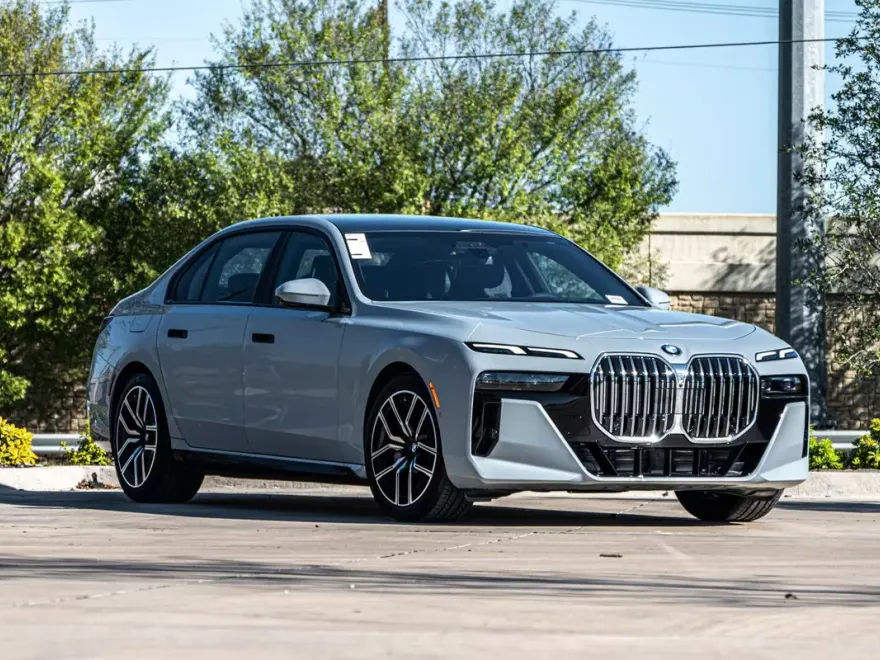 2025 Bmw 740i photo 1