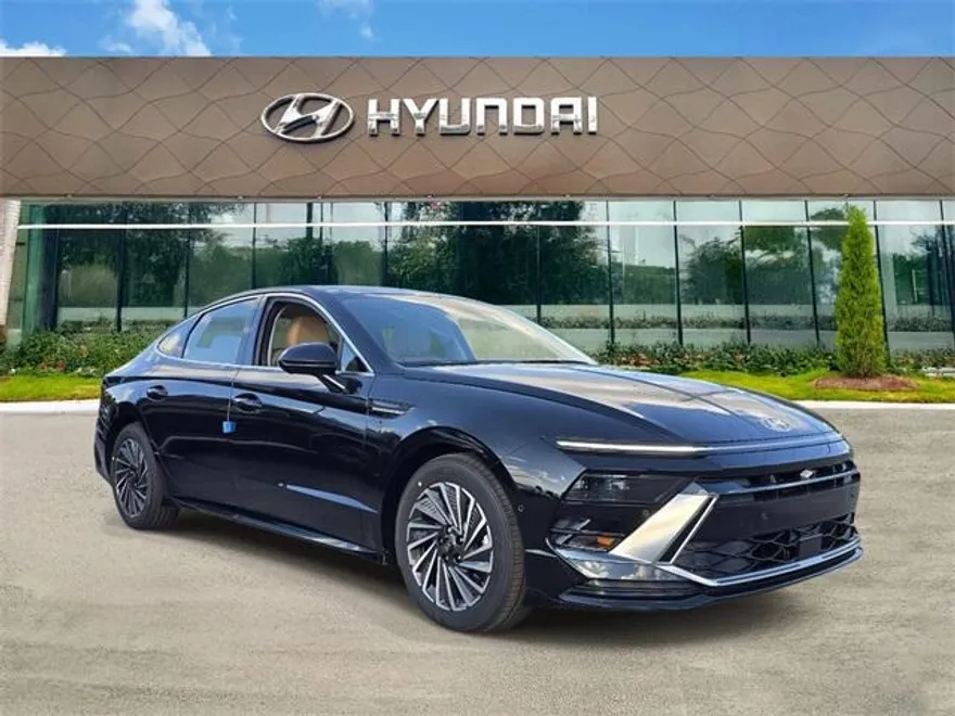 2025 Hyundai Sonata Hybrid Limited photo 1