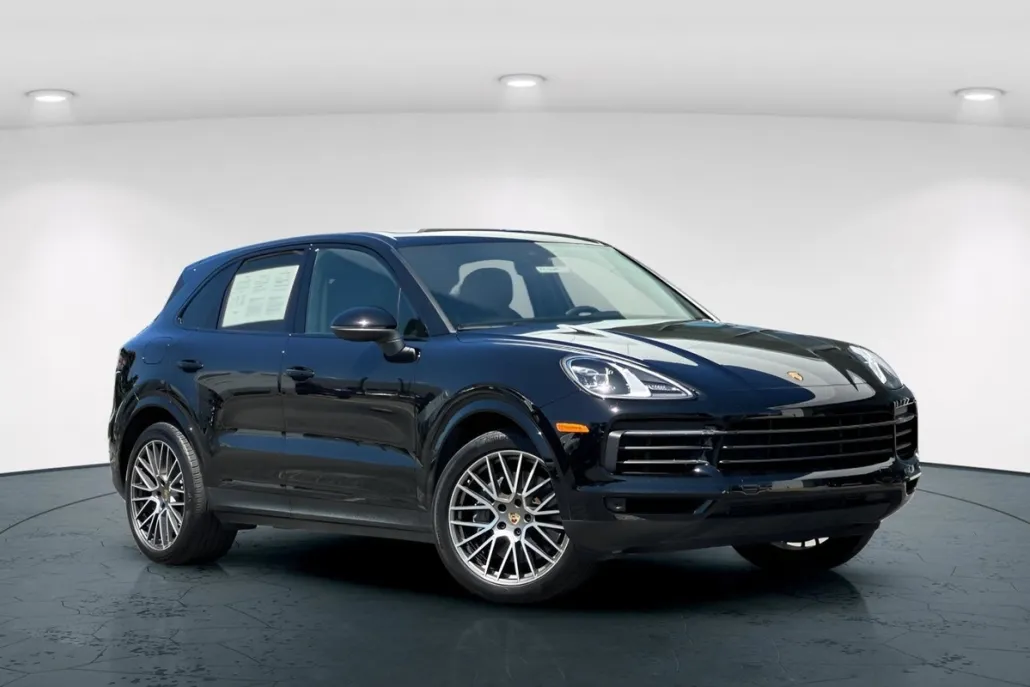 2023 Porsche Cayenne S Platinum Edition photo 1