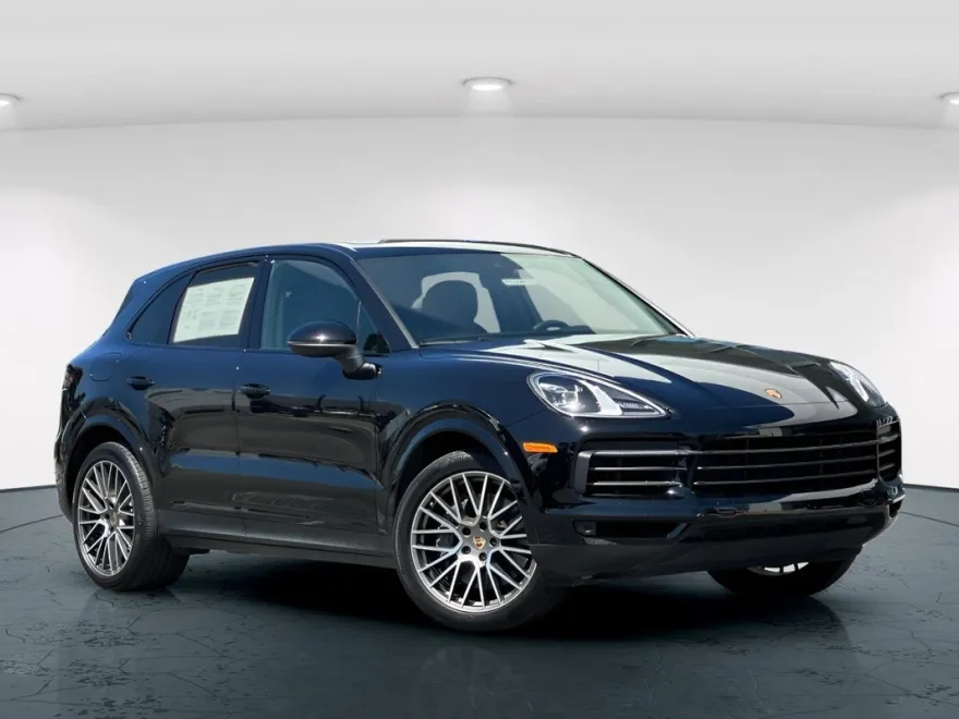 2023 Porsche Cayenne S Platinum Edition photo 1