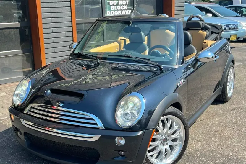 2006 Mini Cooper Convertible S photo 1