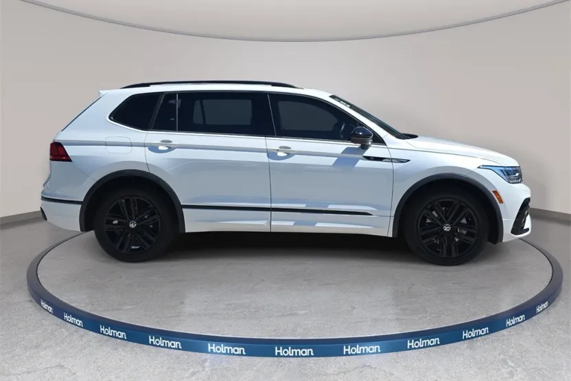 2022 Volkswagen Tiguan SE R-Line Black photo 1