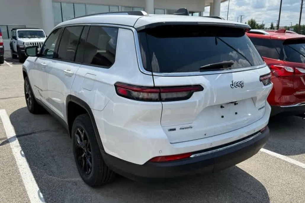 2021 Jeep Grand Cherokee Limited photo 1
