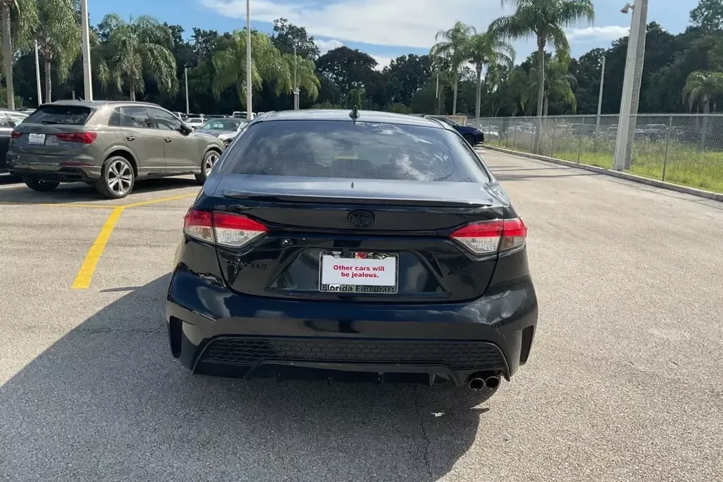 2021 Toyota Corolla SE photo 1