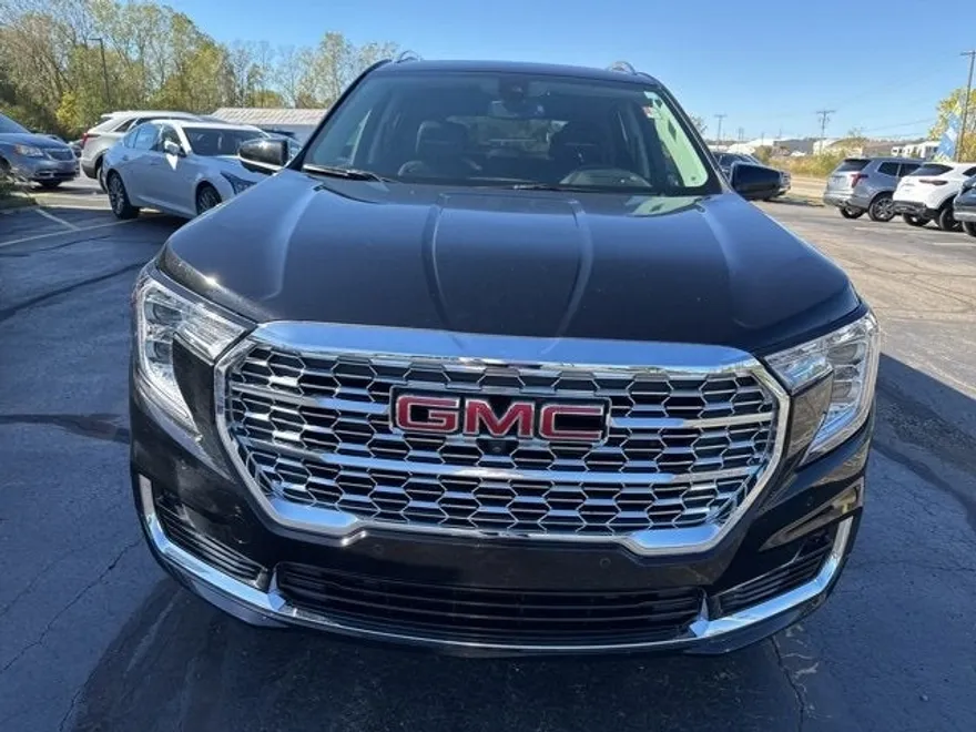 2024 Gmc Terrain Denali photo 1