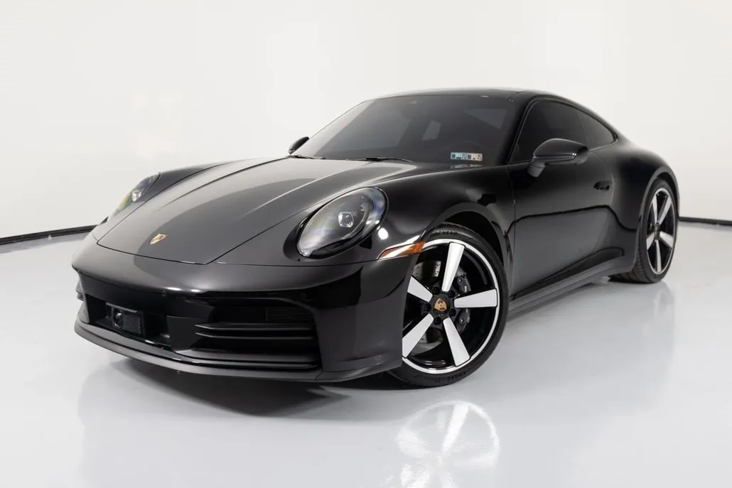 2025 Porsche 911 photo 1