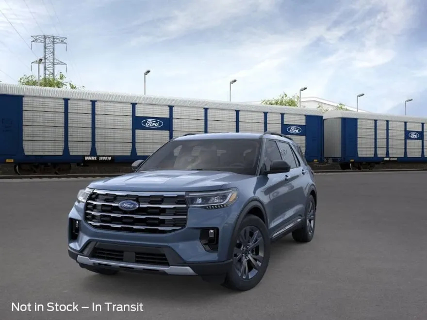 2025 Ford Explorer photo 1