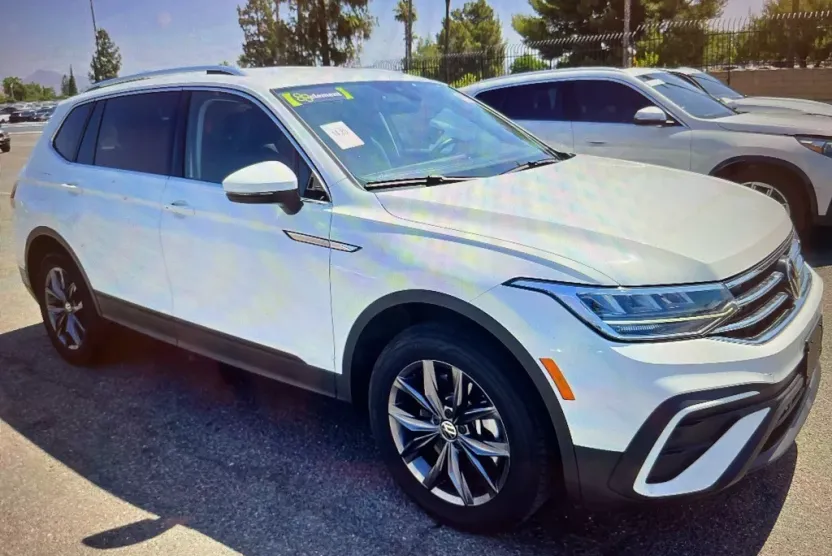 2024 Volkswagen Tiguan SE Wolfsburg Edition photo 1