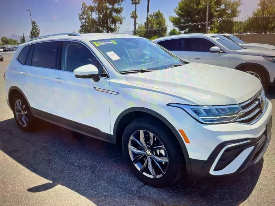 2024 Volkswagen Tiguan SE Wolfsburg Edition photo 1