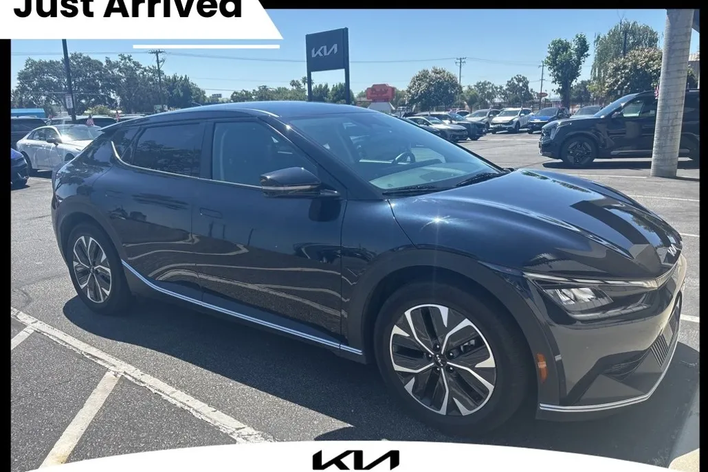 2022 Kia EV6 Light photo 1