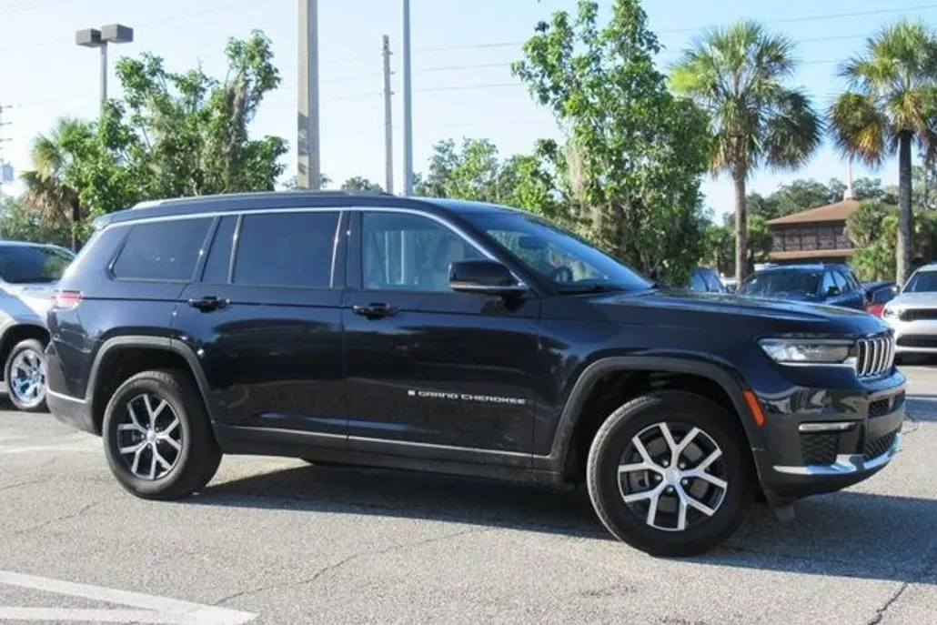 2024 Jeep Grand Cherokee Limited photo 1
