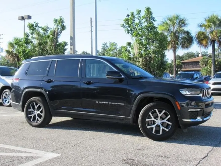 2024 Jeep Grand Cherokee Limited photo 1