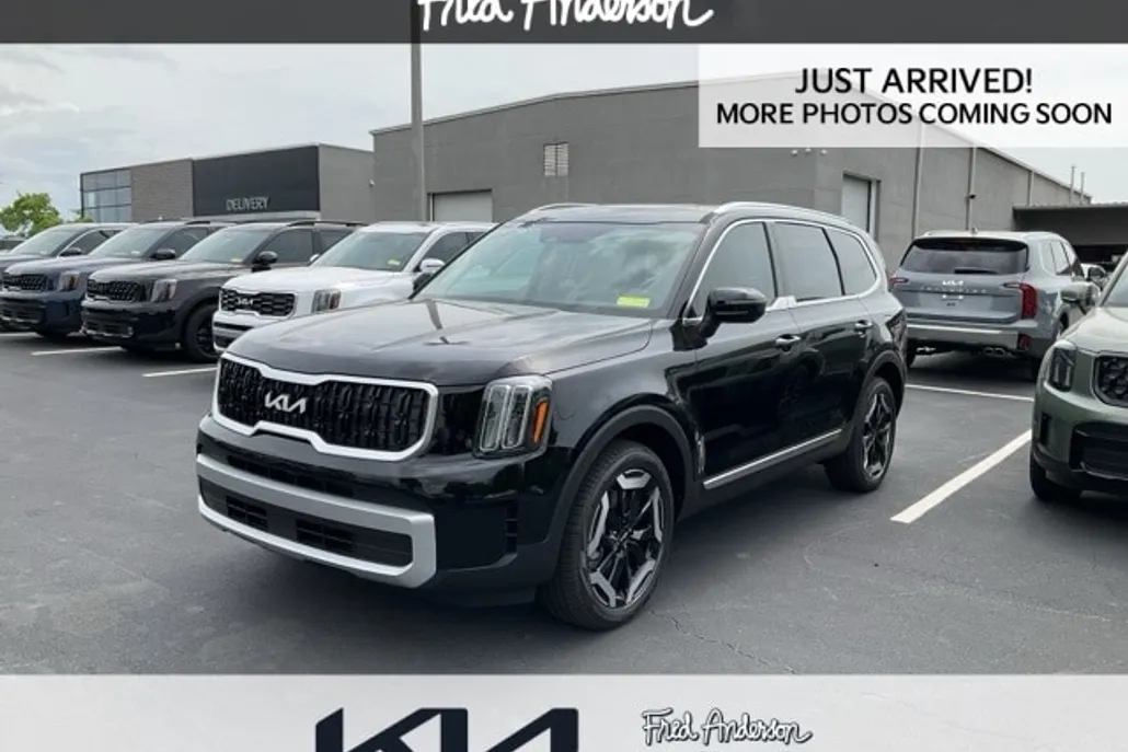 2025 Kia Telluride EX photo 1