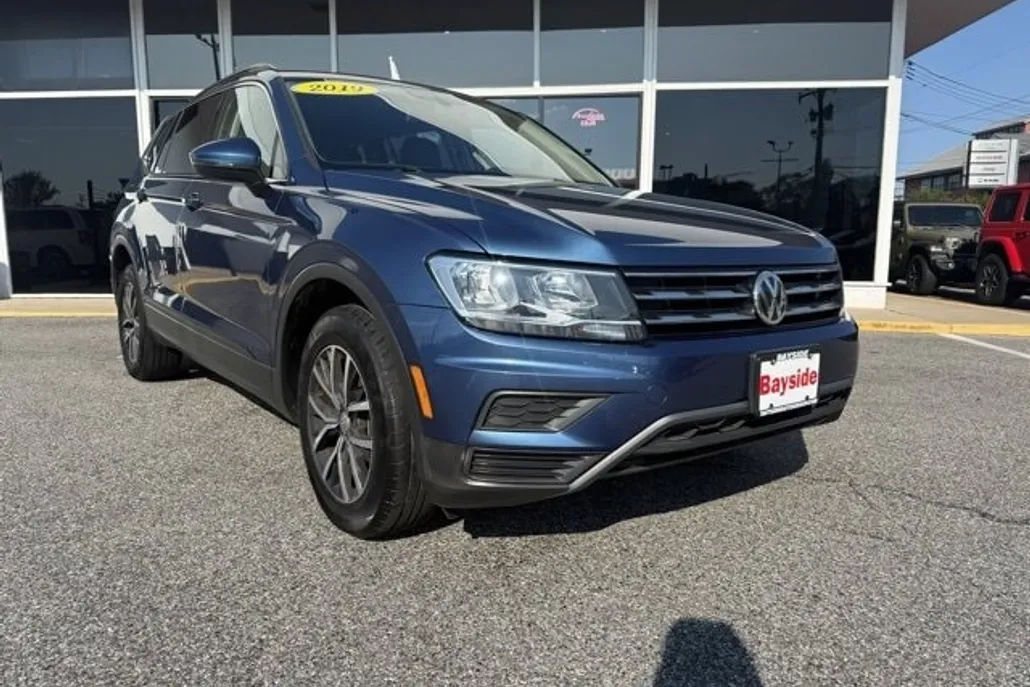 2019 Volkswagen Tiguan SE photo 1