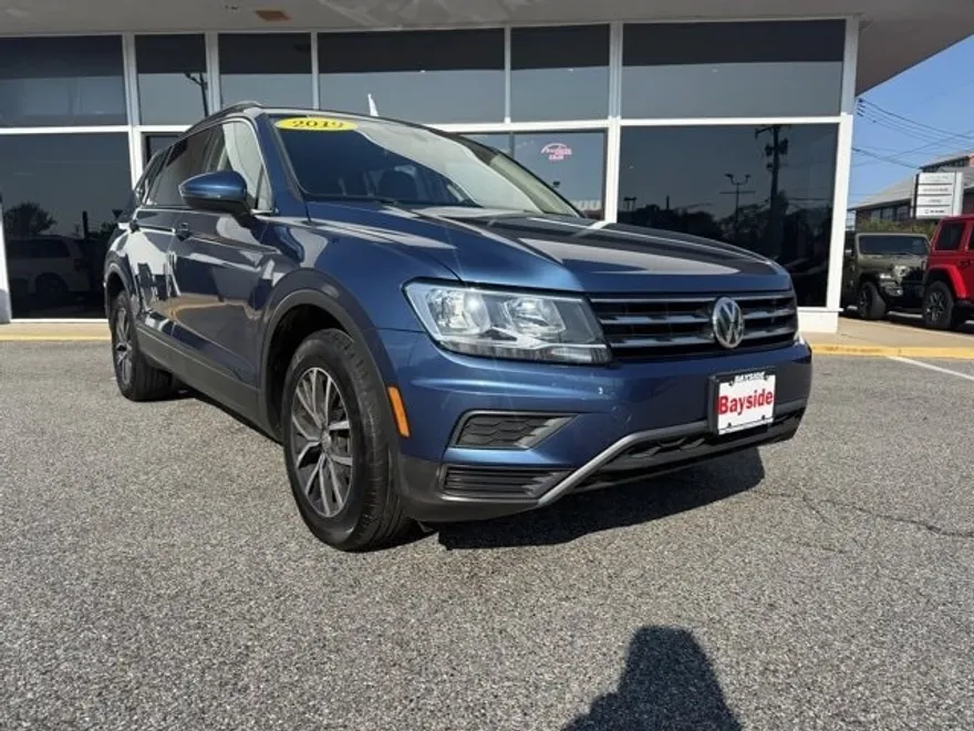 2019 Volkswagen Tiguan SE photo 1
