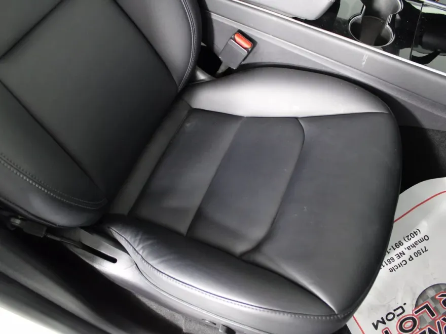 2020 Tesla Model Y Long Range photo 25