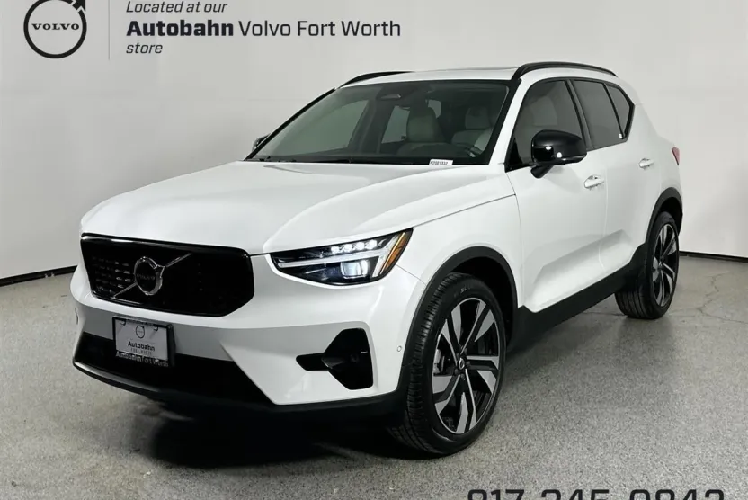 2023 Volvo XC40 Ultimate photo 1