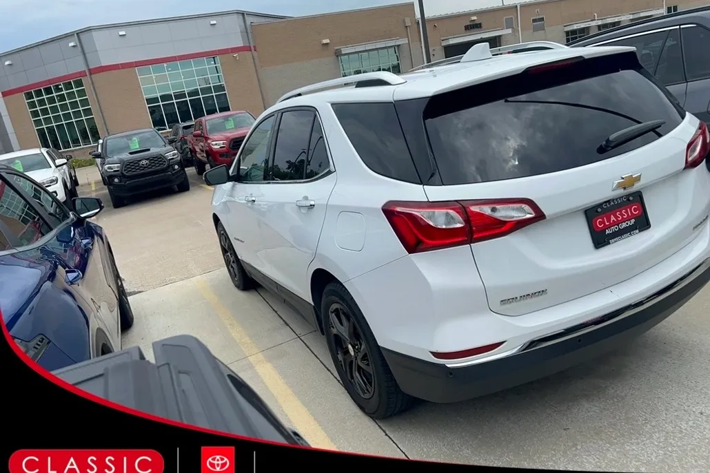 2021 Chevrolet Equinox Premier photo 1
