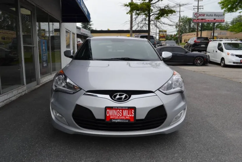 2017 Hyundai Veloster Value Edition photo 1