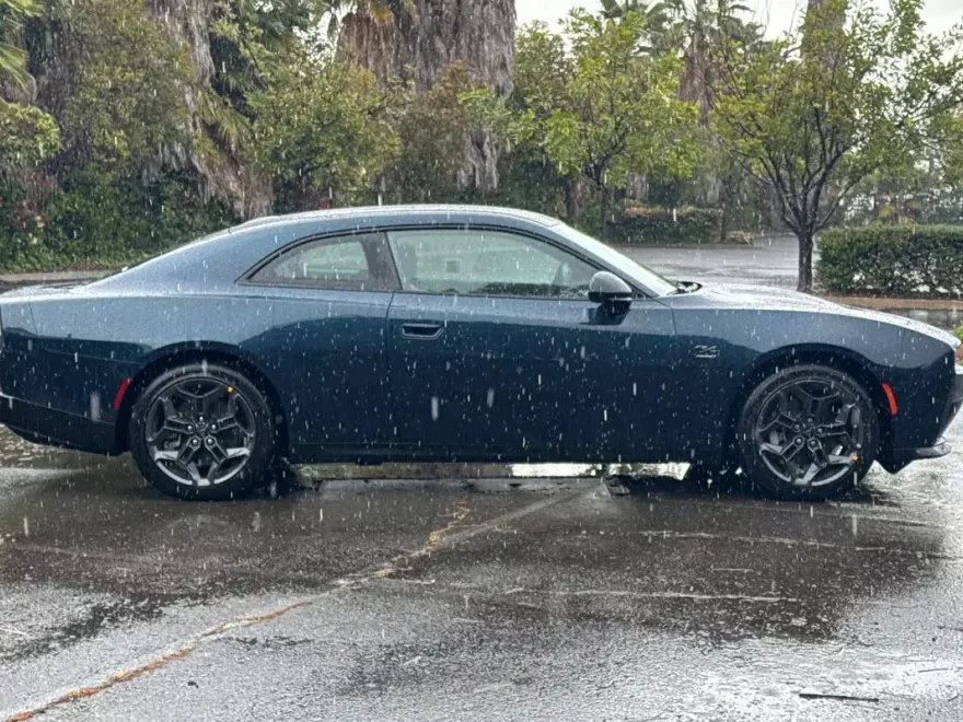 2025 Dodge Charger R/T photo 2