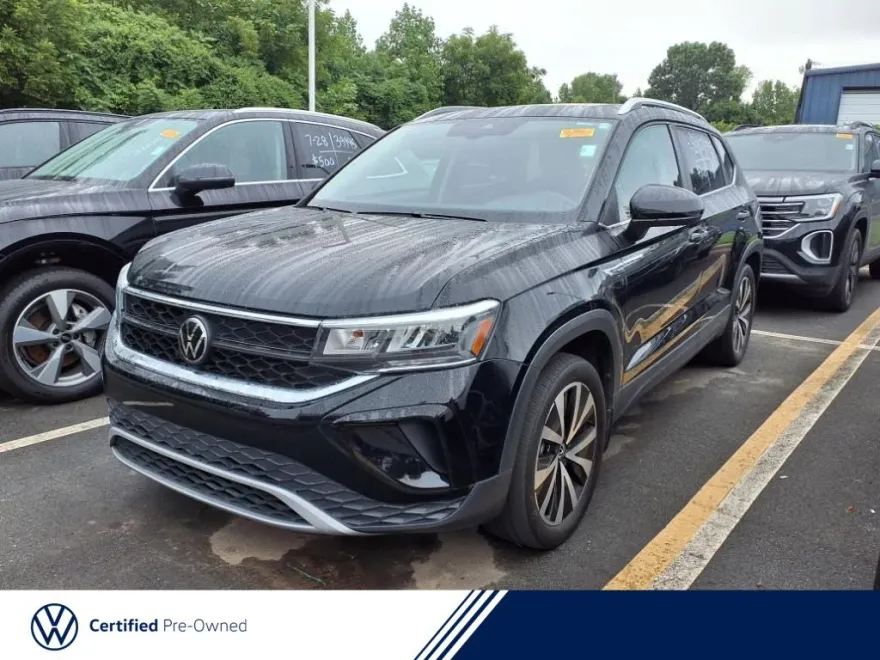 2022 Volkswagen Taos SE photo 1
