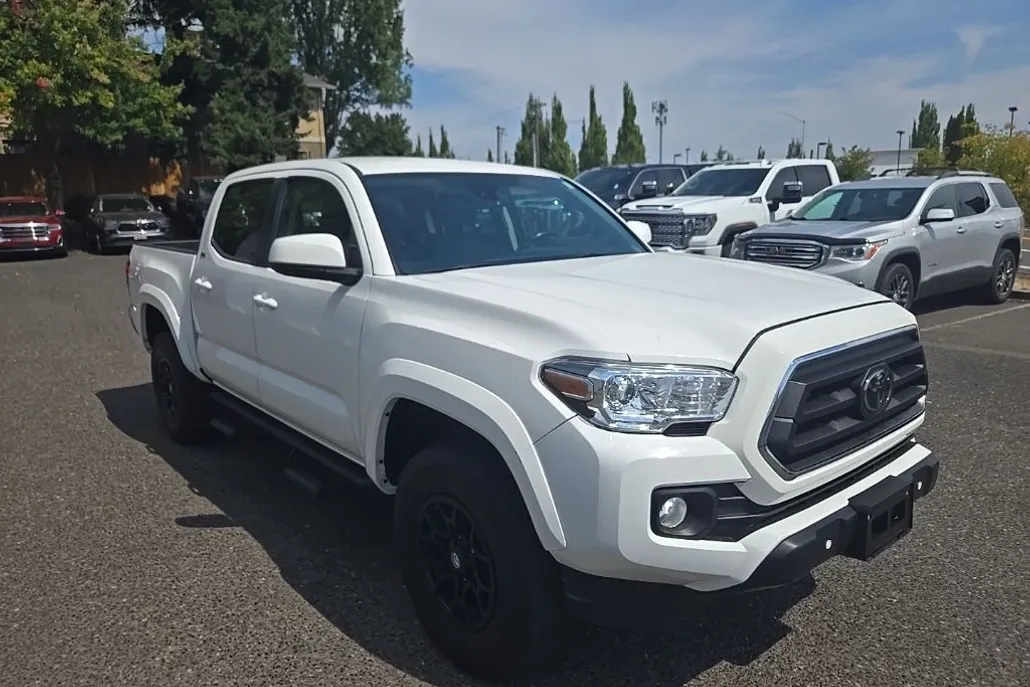 2022 Toyota Tacoma SR5 photo 1