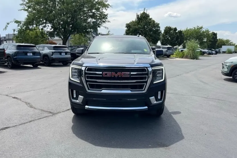 2024 Gmc Yukon SLT photo 1