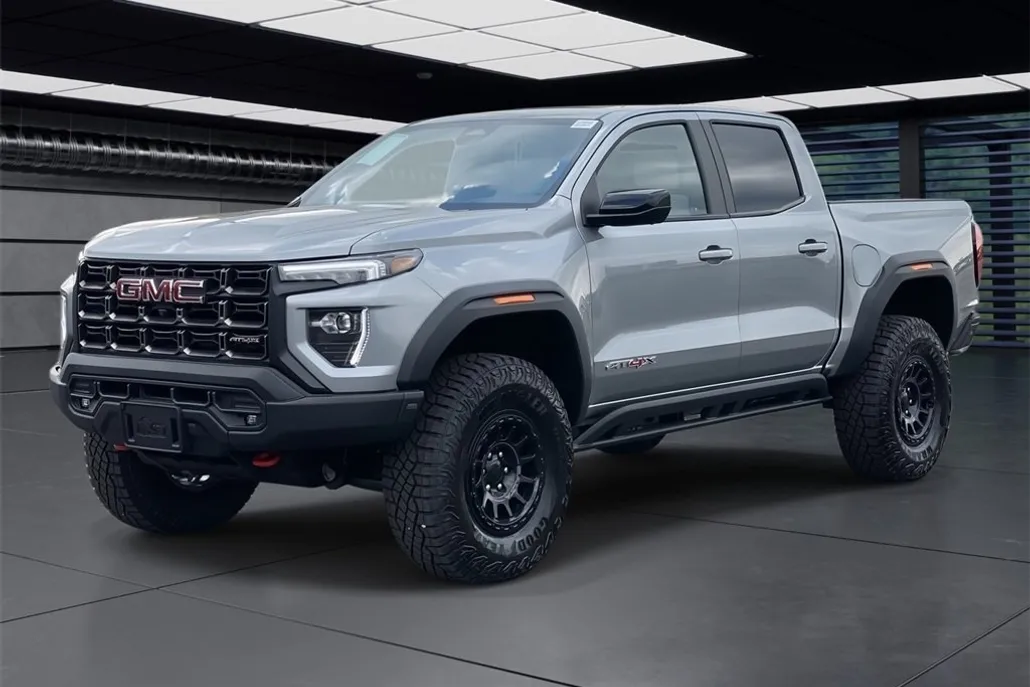 2024 Gmc Canyon AT4X photo 1