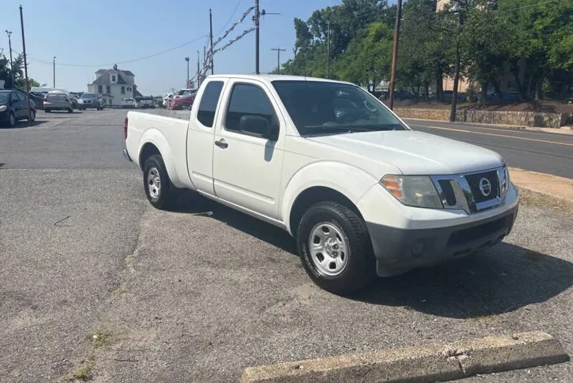 2015 Nissan Frontier S photo 1