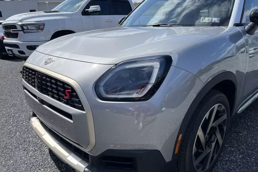 2025 Mini Cooper S ALL4 photo 1