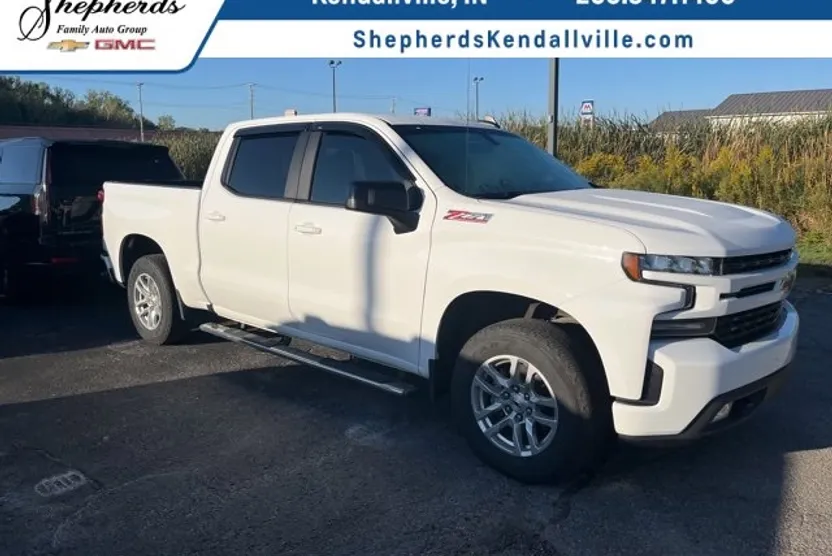 2021 Chevrolet Silverado RST photo 1