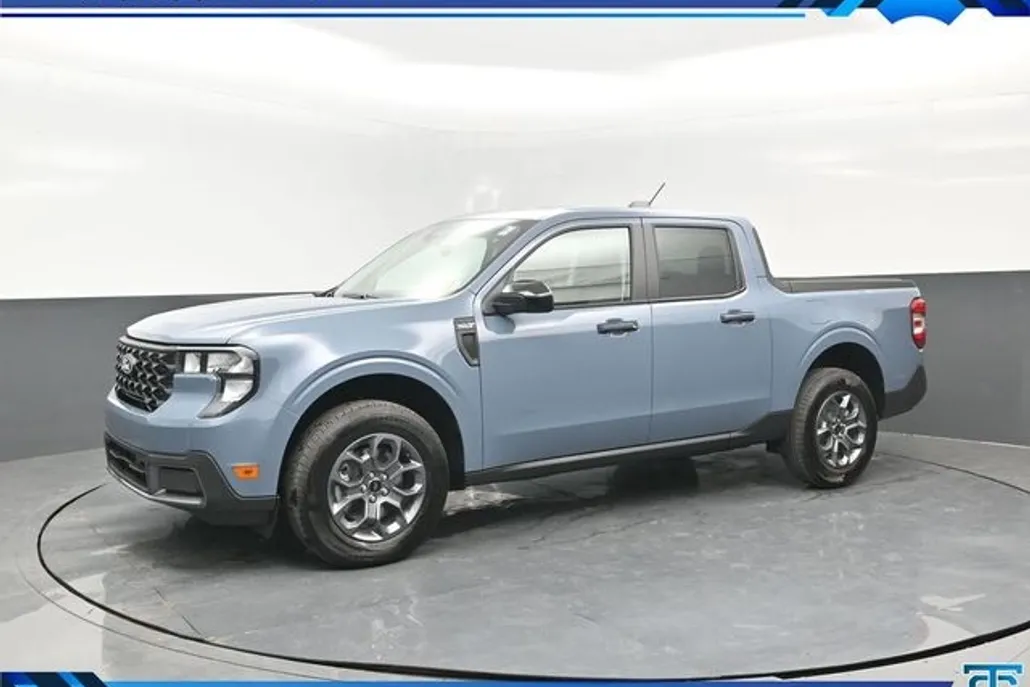 2025 Ford Maverick XLT photo 1