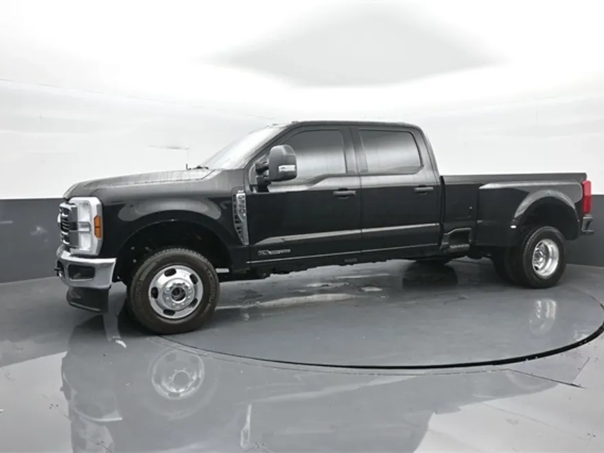 2025 Ford F-350 XLT photo 1
