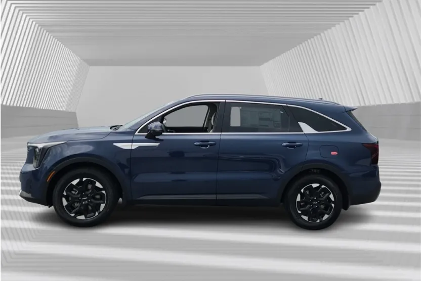 2025 Kia Sorento S photo 1